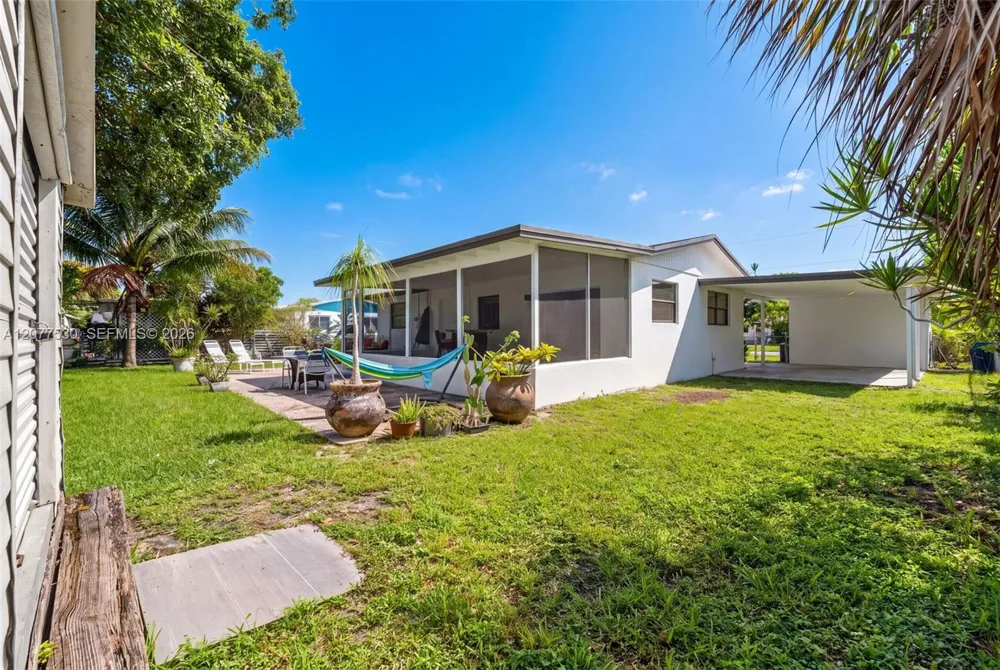 19721 SW 114th Ct Miami, FL 33157