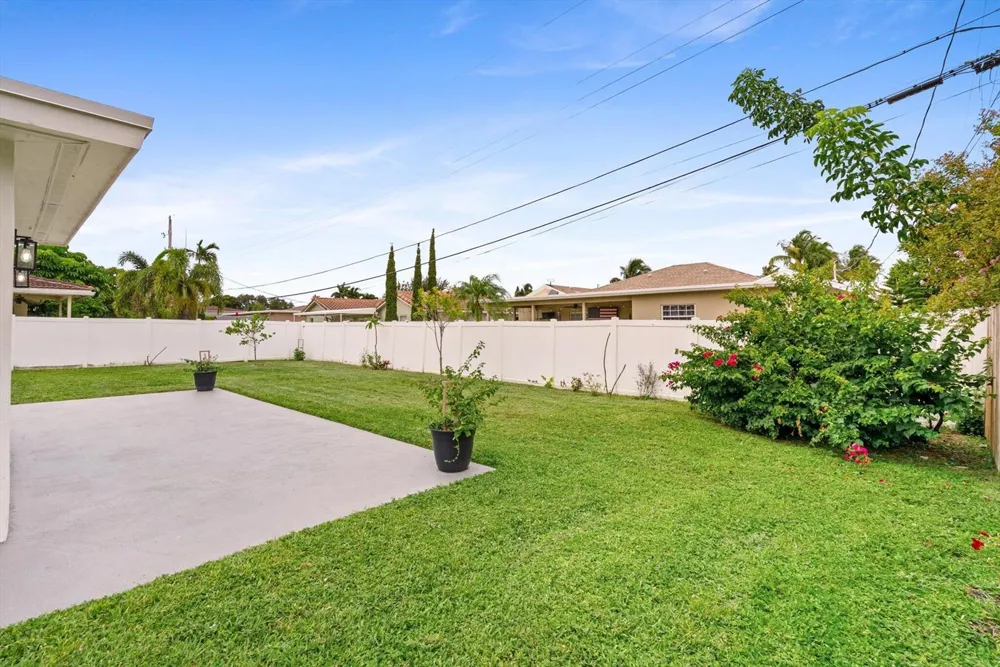 2775 NE 5TH AVENUE Boca Raton, FL 33431
