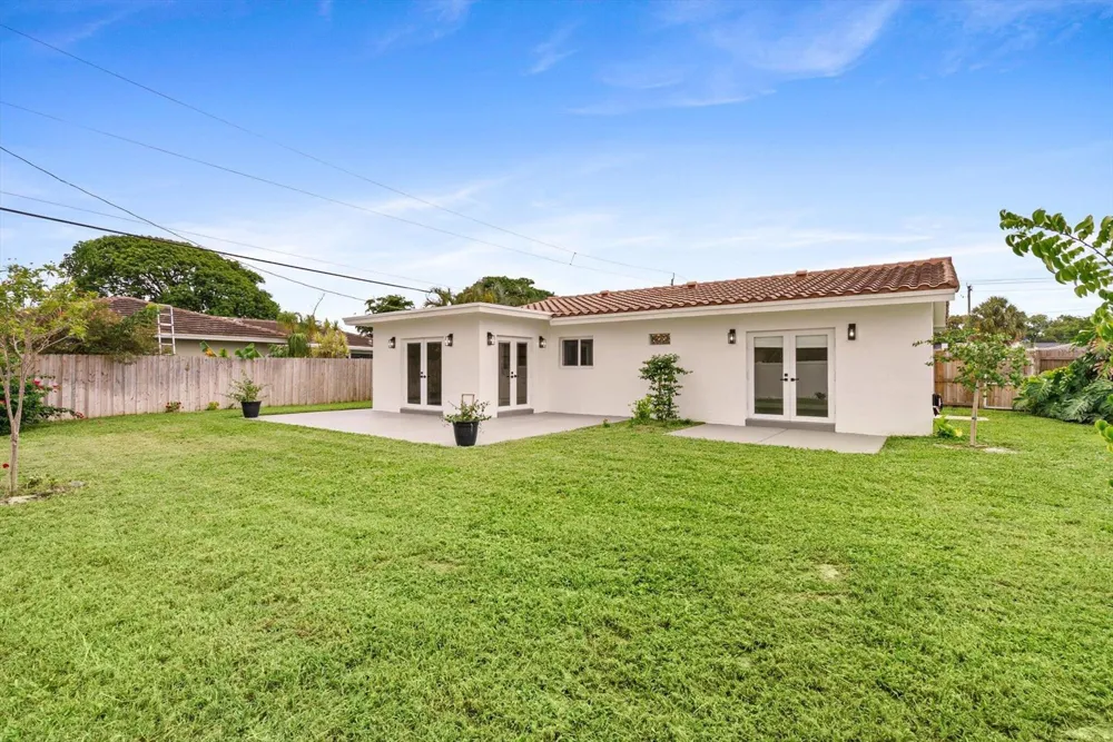 2775 NE 5TH AVENUE Boca Raton, FL 33431