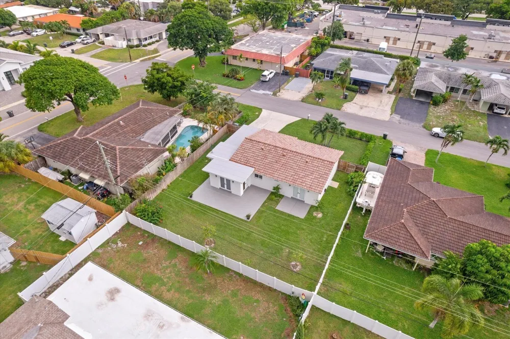 2775 NE 5TH AVENUE Boca Raton, FL 33431