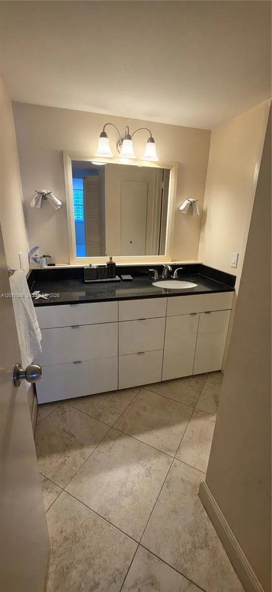 1890 S Ocean Dr *Seasonal* #2001 Hallandale Beach, FL 33009