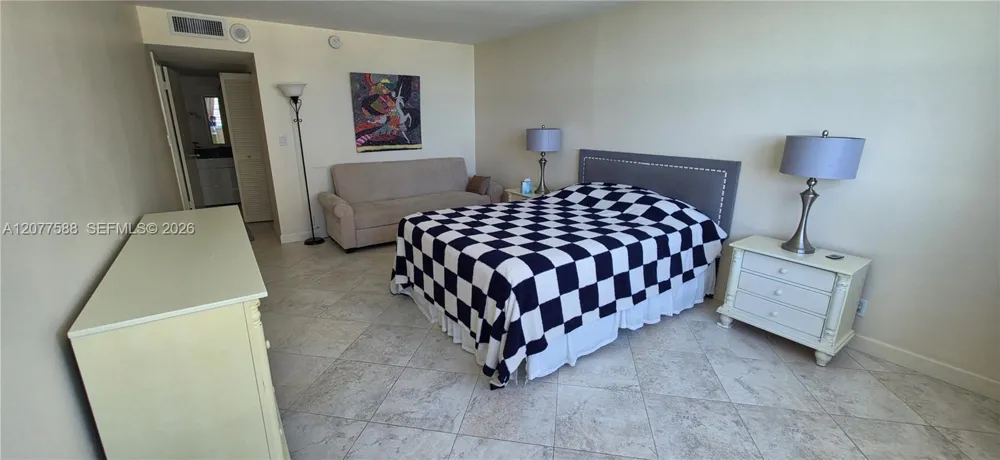 1890 S Ocean Dr *Seasonal* #2001 Hallandale Beach, FL 33009