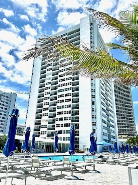 1890 S Ocean Dr *Seasonal* #2001 Hallandale Beach, FL 33009