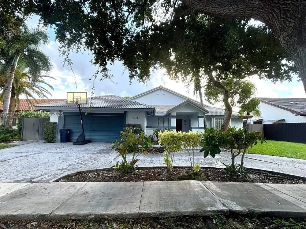 14629 Glencairn Rd Miami Lakes, FL 33016