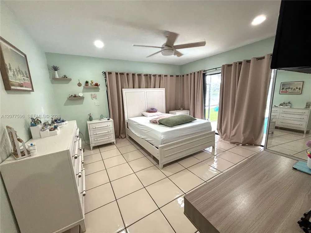 14629 Glencairn Rd Miami Lakes, FL 33016