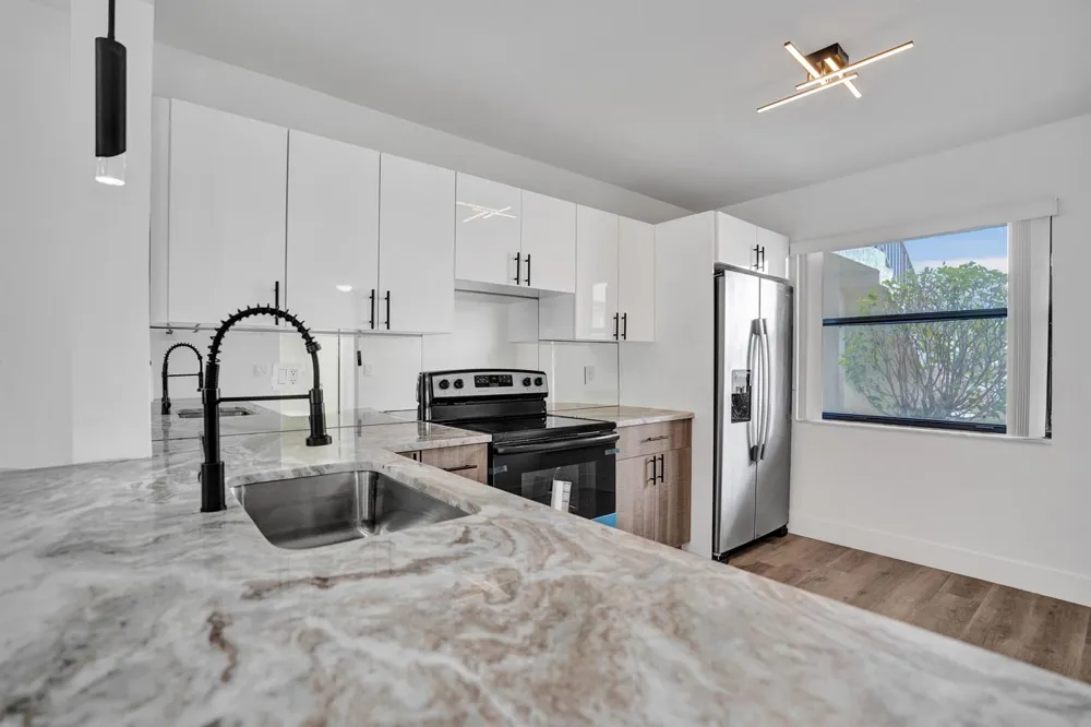 7674 Tahiti Lane #101 Lake Worth, FL 33467