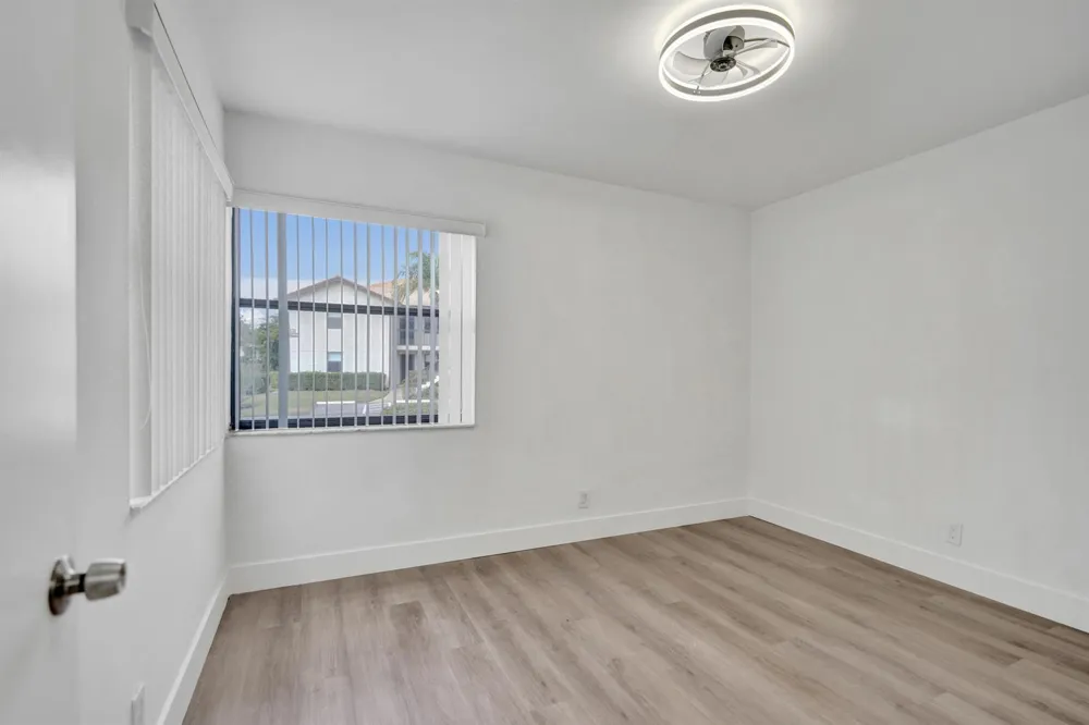 7674 Tahiti Lane #101 Lake Worth, FL 33467