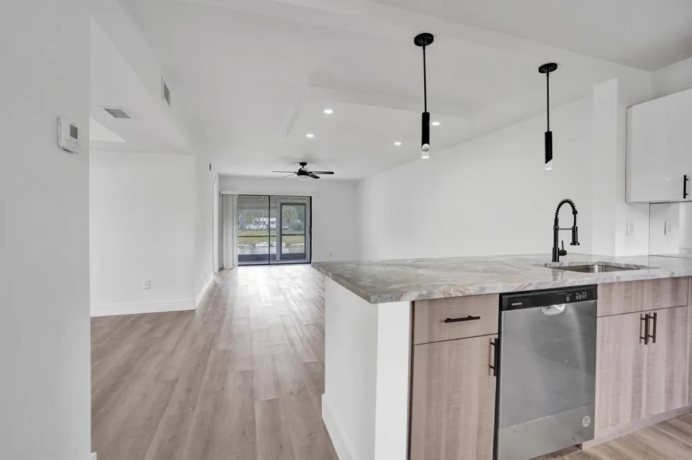 7674 Tahiti Lane #101 Lake Worth, FL 33467