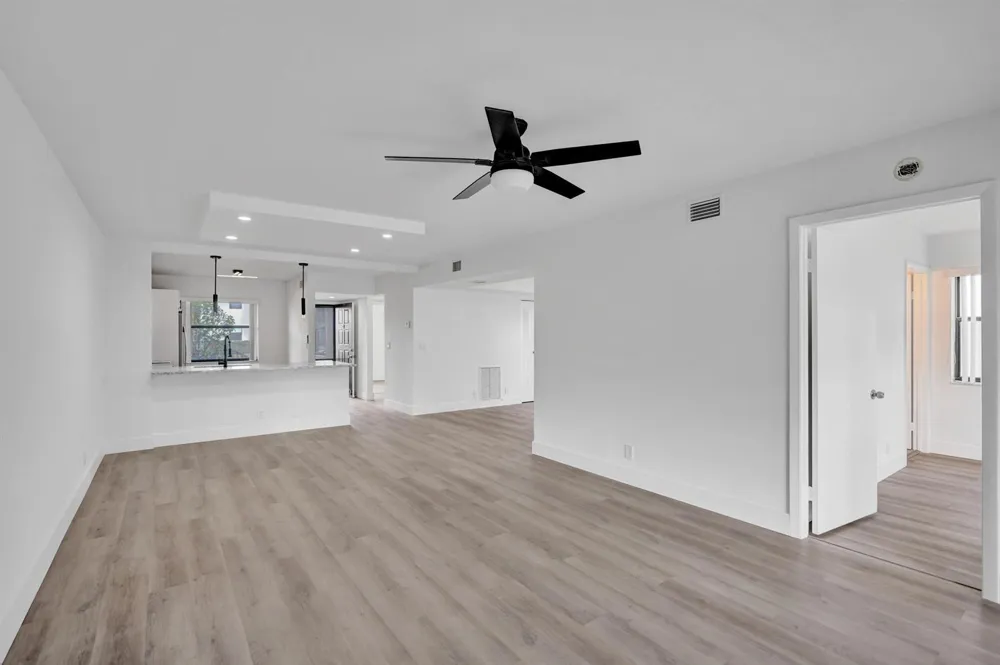 7674 Tahiti Lane #101 Lake Worth, FL 33467