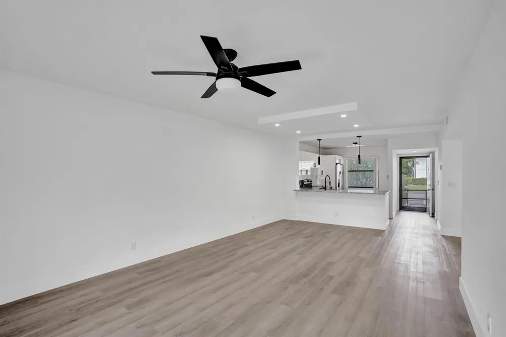 7674 Tahiti Lane #101 Lake Worth, FL 33467