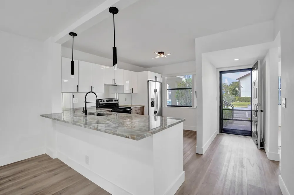7674 Tahiti Lane #101 Lake Worth, FL 33467