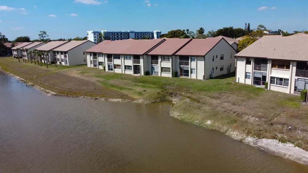 7674 Tahiti Lane #101 Lake Worth, FL 33467