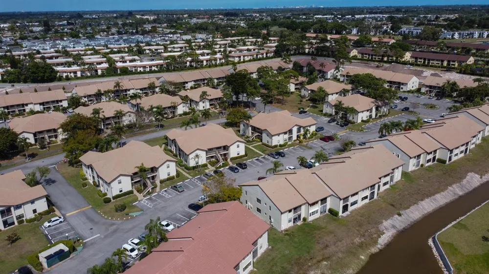 7674 Tahiti Lane #101 Lake Worth, FL 33467