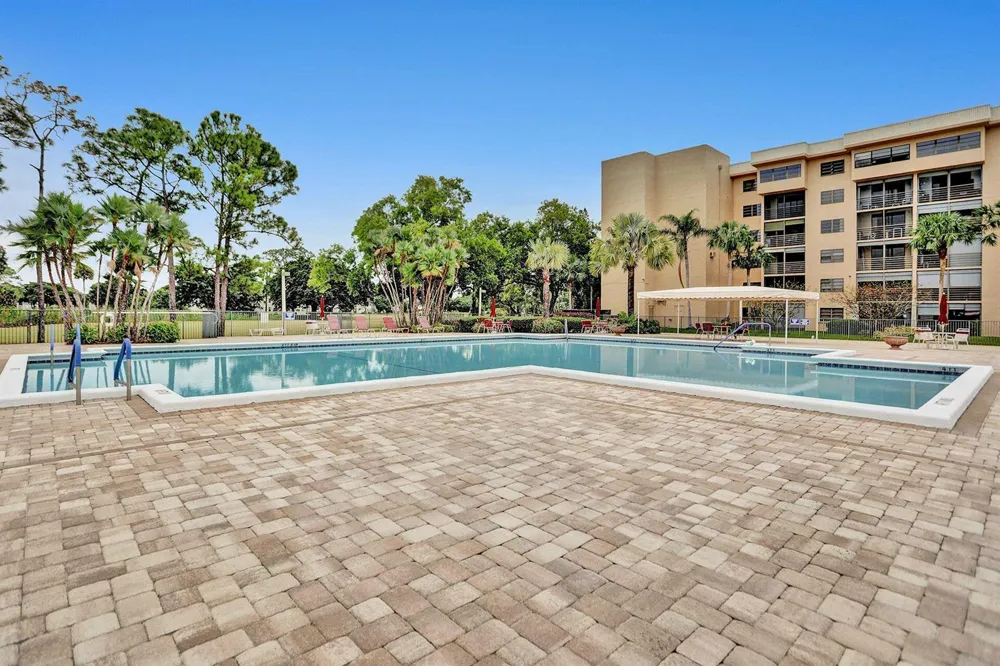 7674 Tahiti Lane #101 Lake Worth, FL 33467