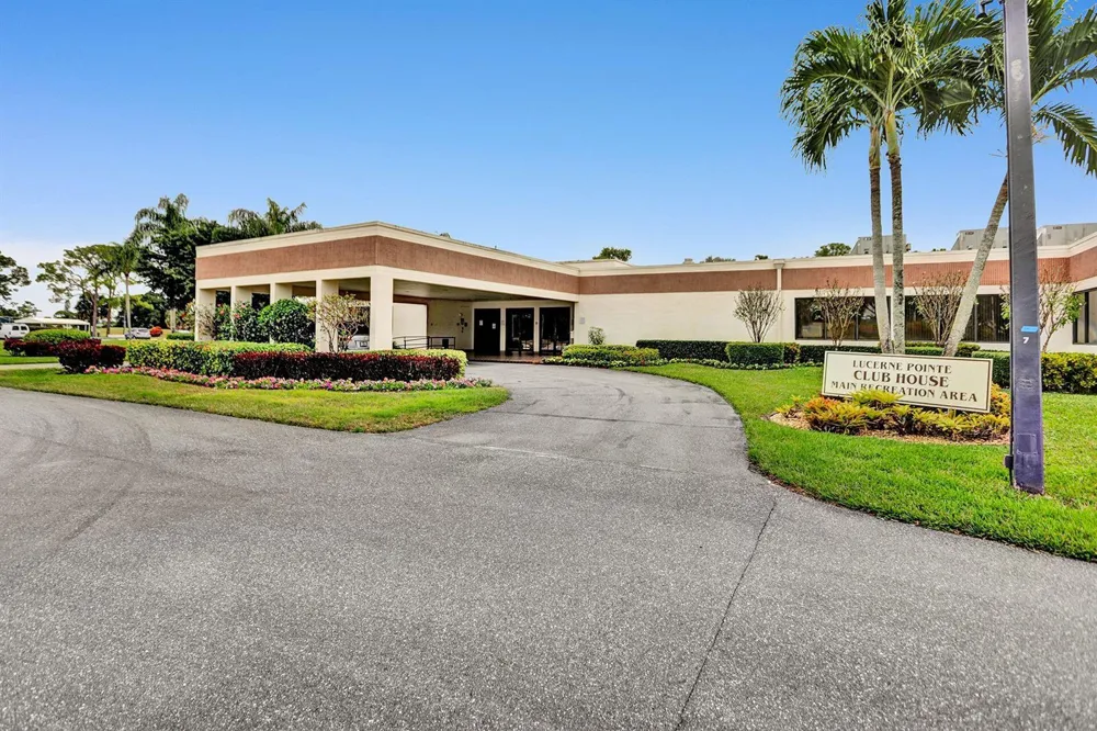 7674 Tahiti Lane #101 Lake Worth, FL 33467