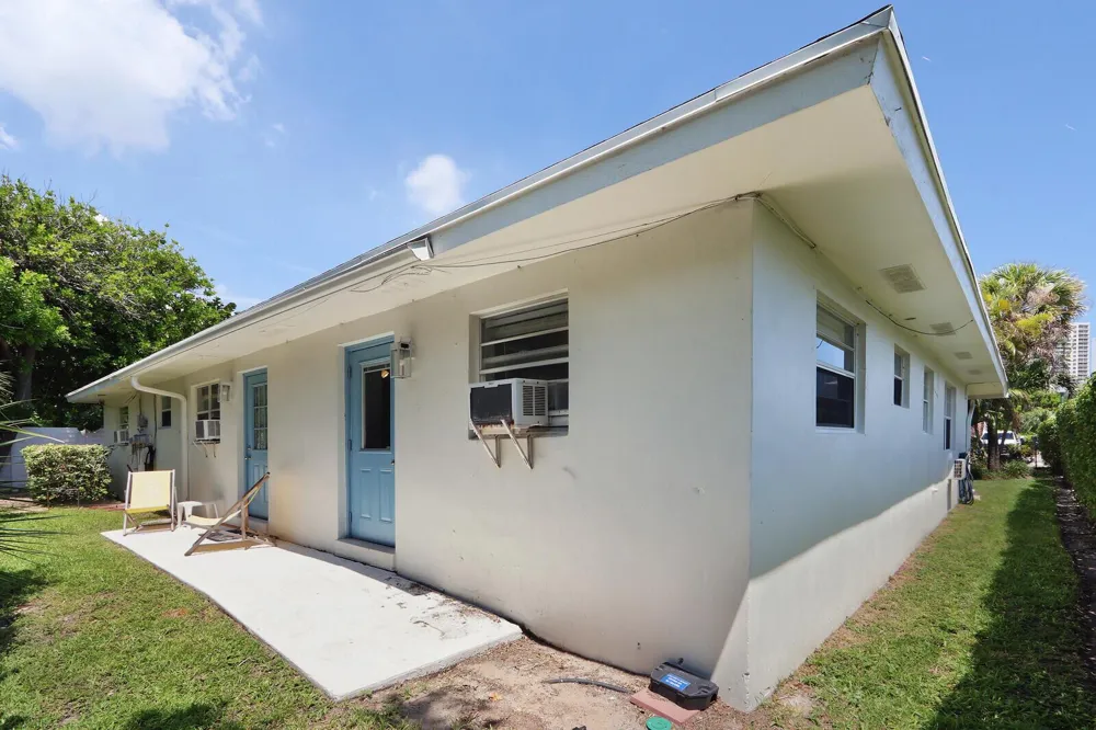 112 SANDAL LANE #4 Palm Beach Shores, FL 33404