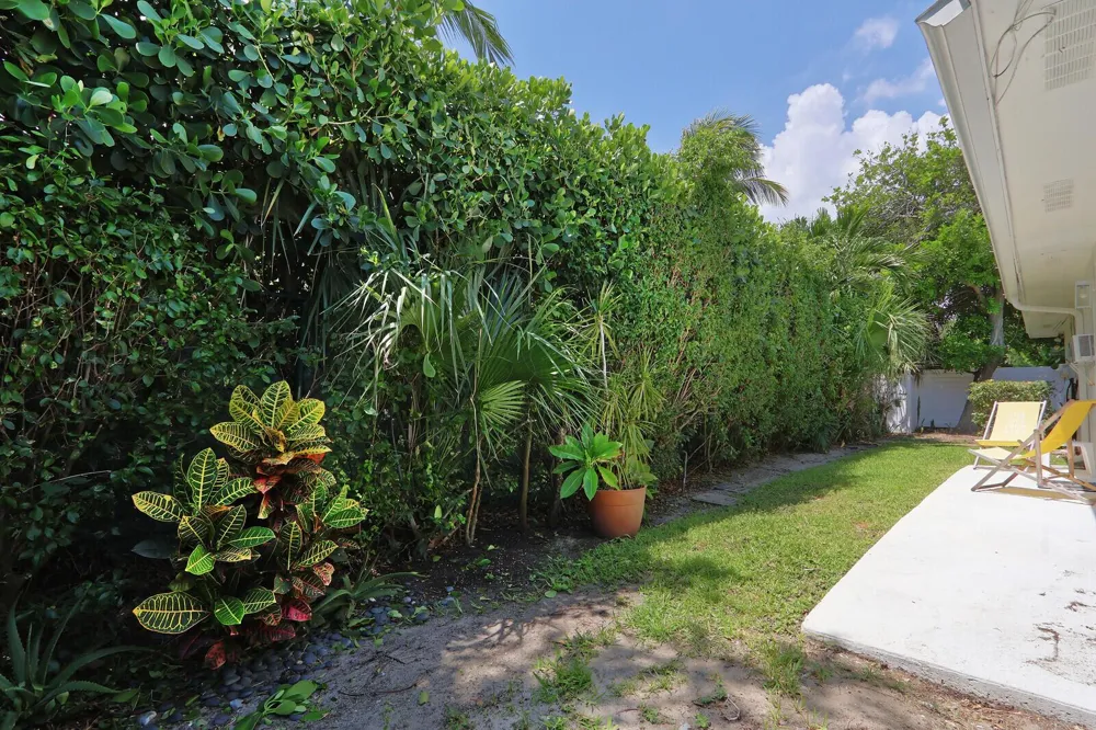 112 SANDAL LANE #4 Palm Beach Shores, FL 33404