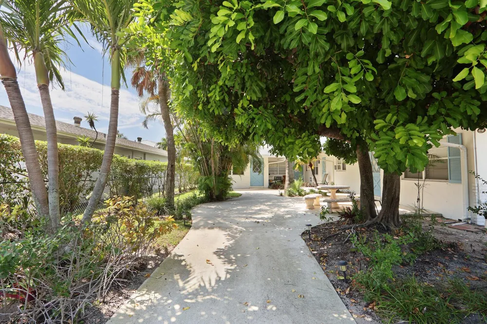 112 SANDAL LANE #4 Palm Beach Shores, FL 33404