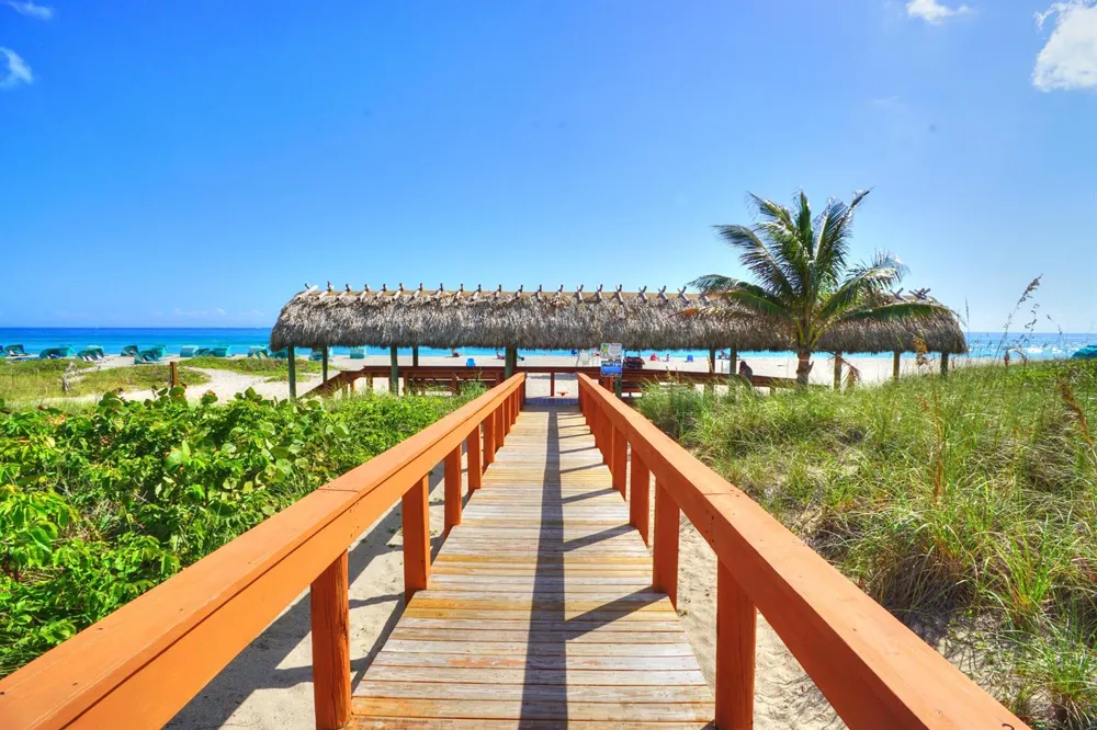 112 SANDAL LANE #4 Palm Beach Shores, FL 33404