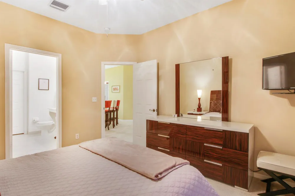 108 LIGHTHOUSE CIRCLE #B Tequesta, FL 33469