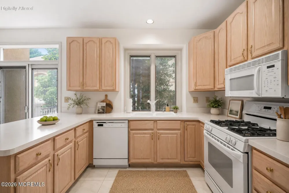 54 Torrey Pines Court Holmdel, NJ 07733