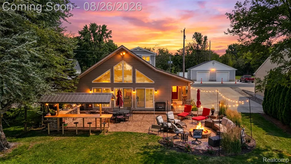 453 E Shore Drive Northfield Township, MI 48189