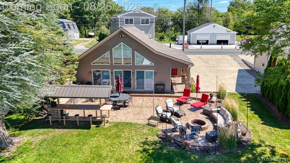 453 E Shore Drive Northfield Township, MI 48189