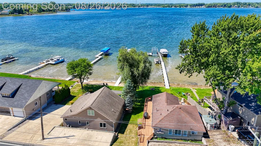 453 E Shore Drive Northfield Township, MI 48189