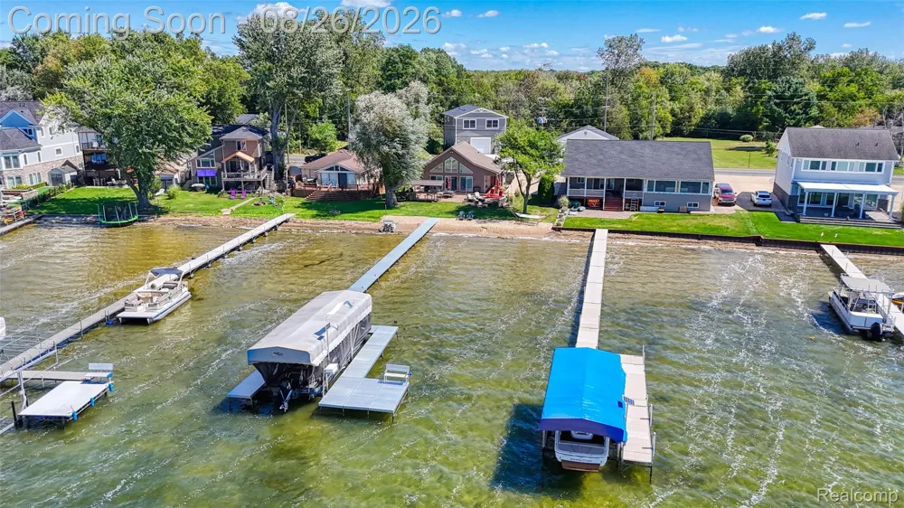 453 E Shore Drive Northfield Township, MI 48189