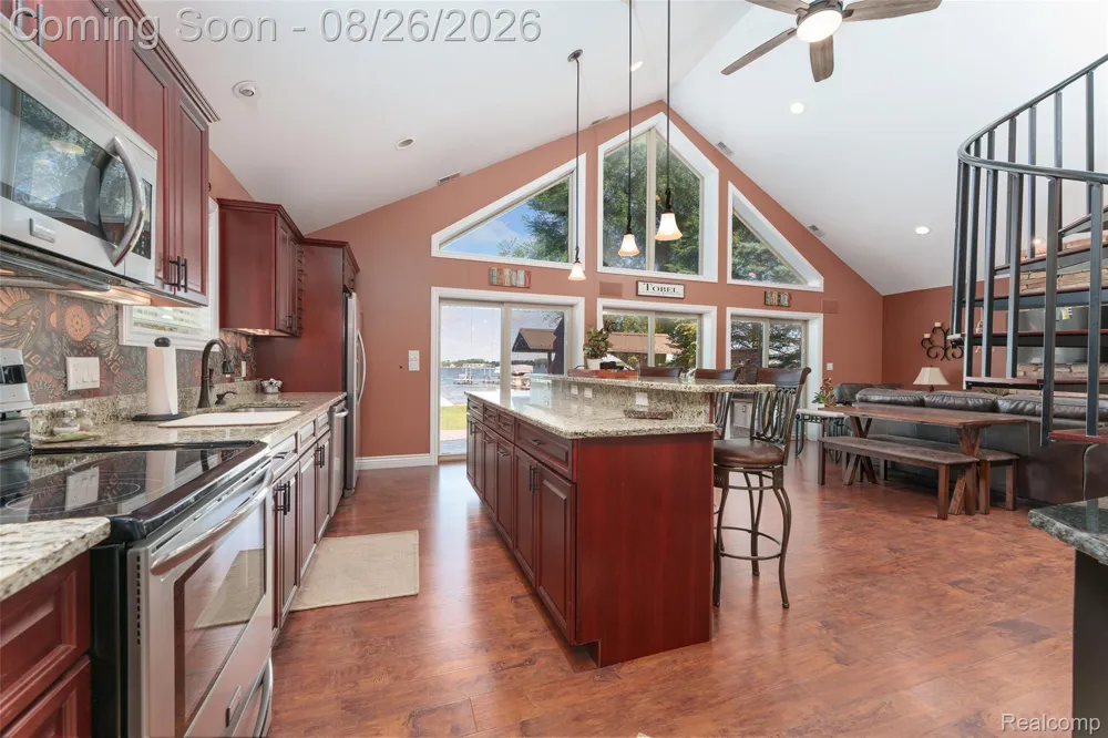 453 E Shore Drive Northfield Township, MI 48189