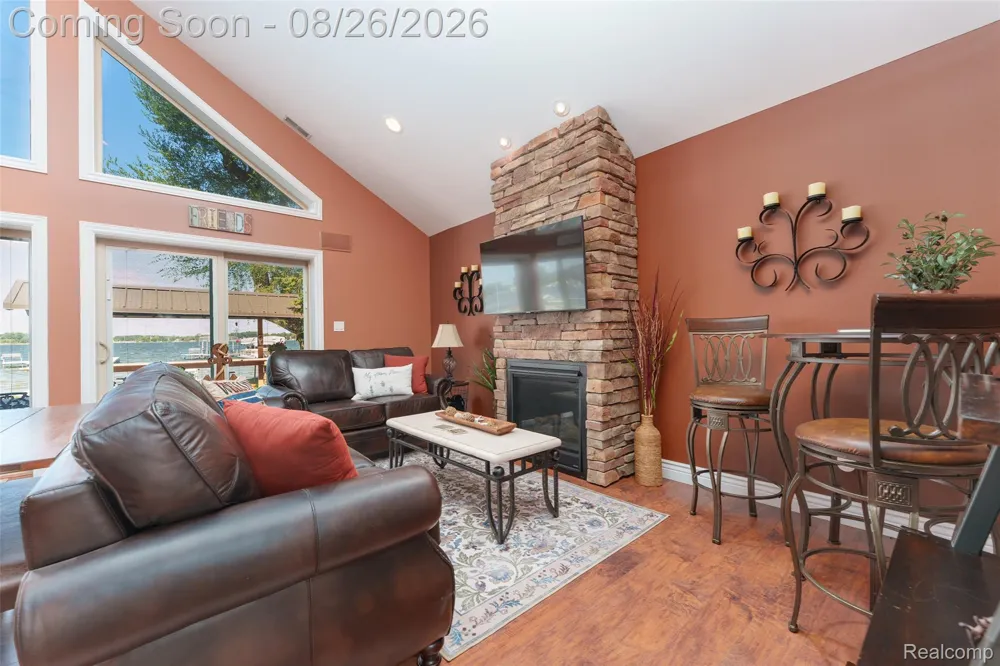 453 E Shore Drive Northfield Township, MI 48189