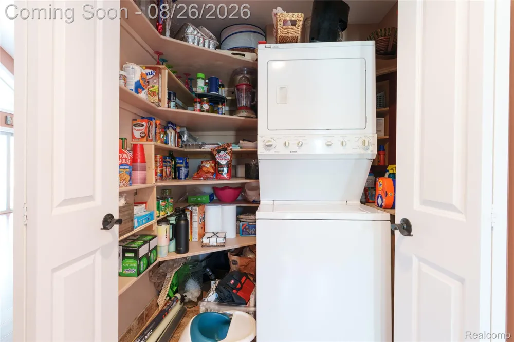 453 E Shore Drive Northfield Township, MI 48189