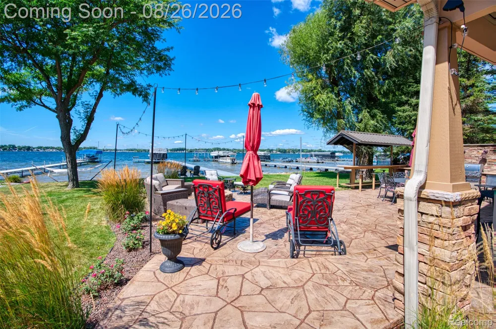 453 E Shore Drive Northfield Township, MI 48189