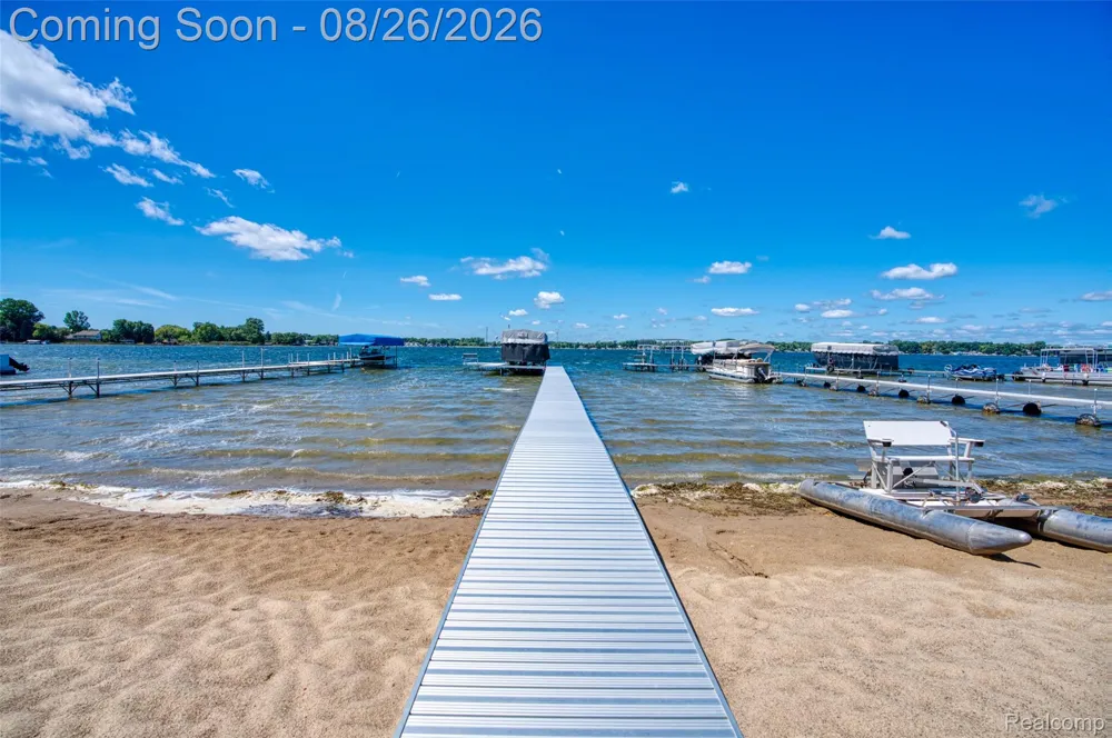 453 E Shore Drive Northfield Township, MI 48189