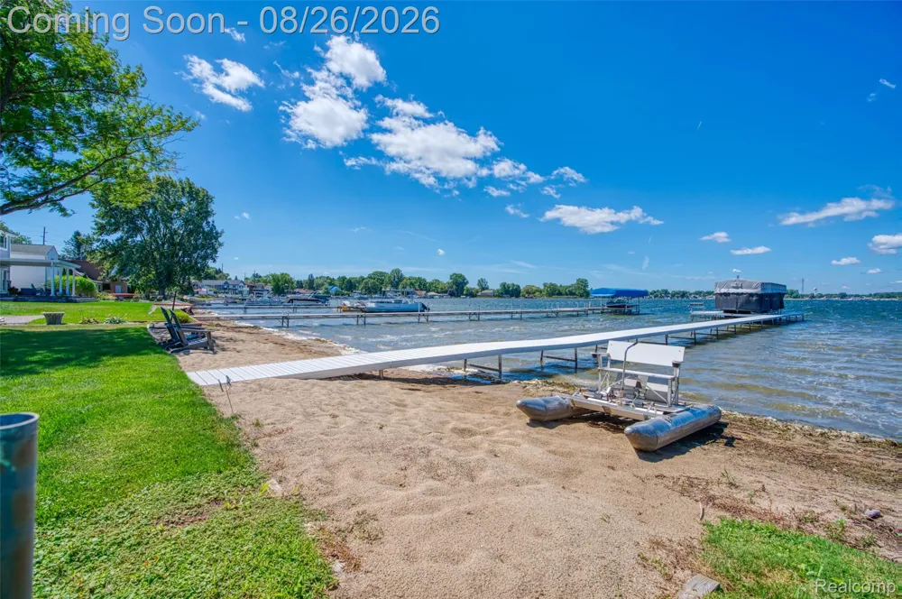 453 E Shore Drive Northfield Township, MI 48189