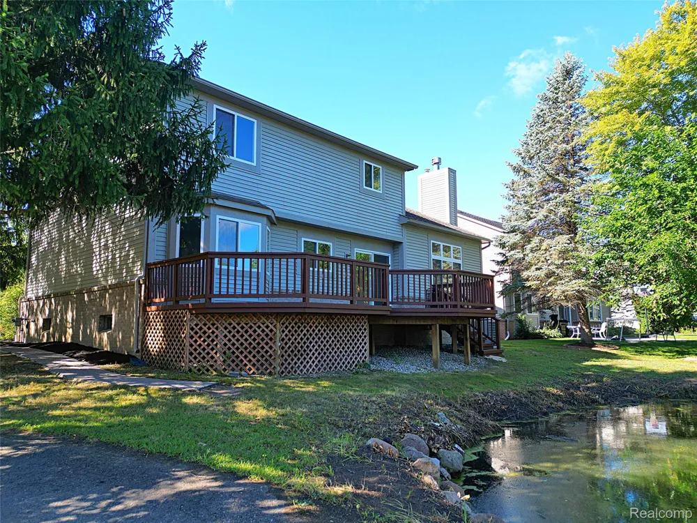 2320 Baltusrol Drive Commerce Charter Township, MI 48382