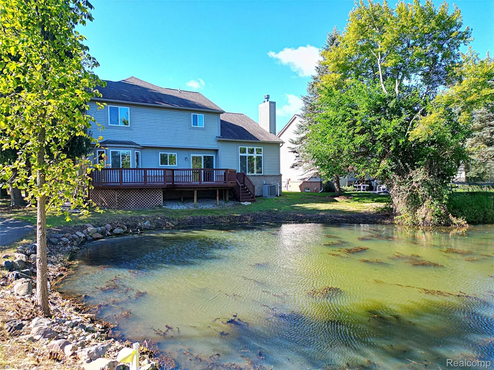 2320 Baltusrol Drive Commerce Charter Township, MI 48382