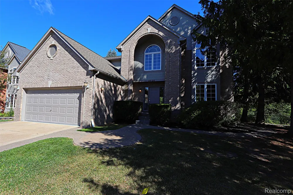 2320 Baltusrol Drive Commerce Charter Township, MI 48382