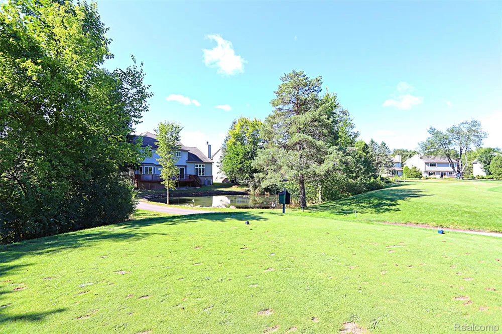 2320 Baltusrol Drive Commerce Charter Township, MI 48382