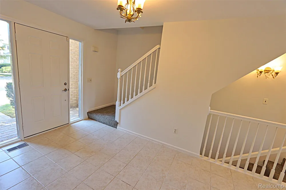 2320 Baltusrol Drive Commerce Charter Township, MI 48382