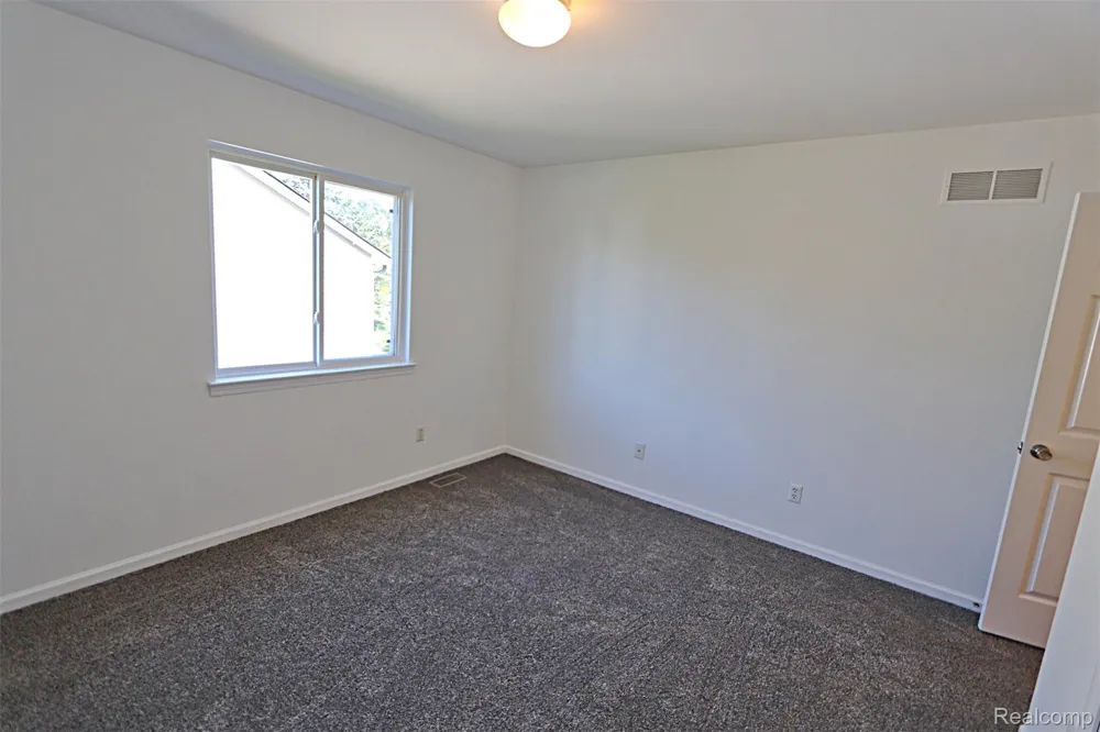 2320 Baltusrol Drive Commerce Charter Township, MI 48382