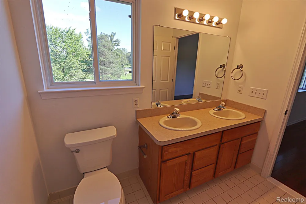 2320 Baltusrol Drive Commerce Charter Township, MI 48382