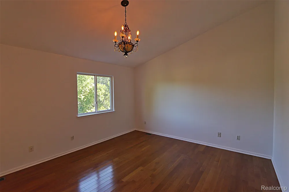 2320 Baltusrol Drive Commerce Charter Township, MI 48382