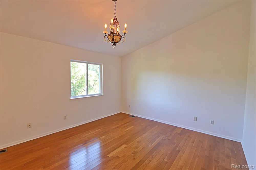 2320 Baltusrol Drive Commerce Charter Township, MI 48382