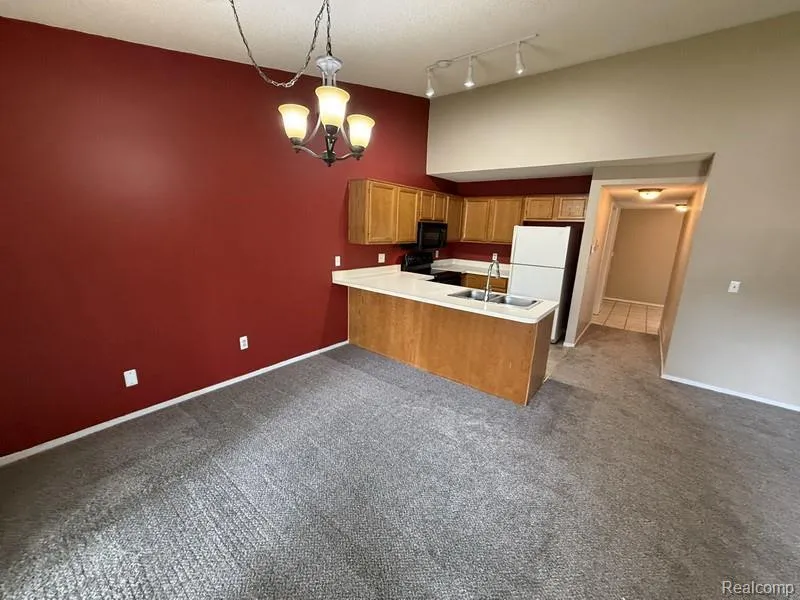 4962 OAK HILL DRIVE #75 Waterford Charter Township, MI 48329