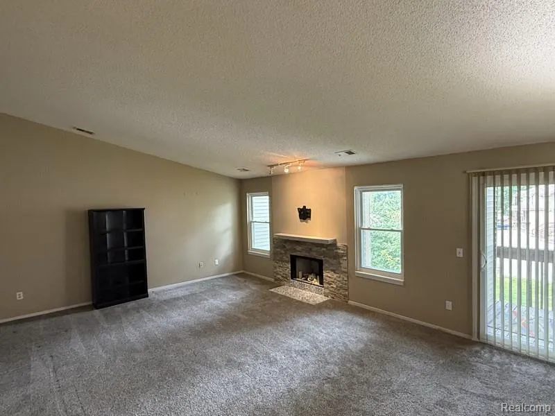4962 OAK HILL DRIVE #75 Waterford Charter Township, MI 48329