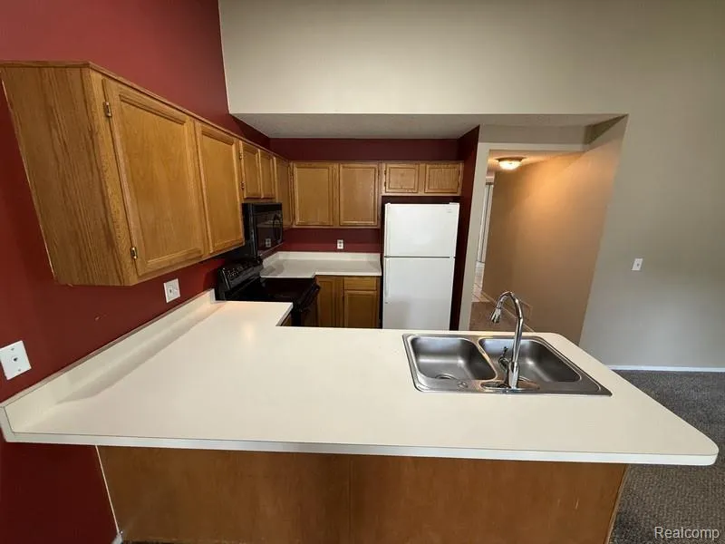 4962 OAK HILL DRIVE #75 Waterford Charter Township, MI 48329