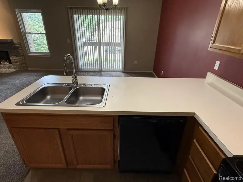 4962 OAK HILL DRIVE #75 Waterford Charter Township, MI 48329