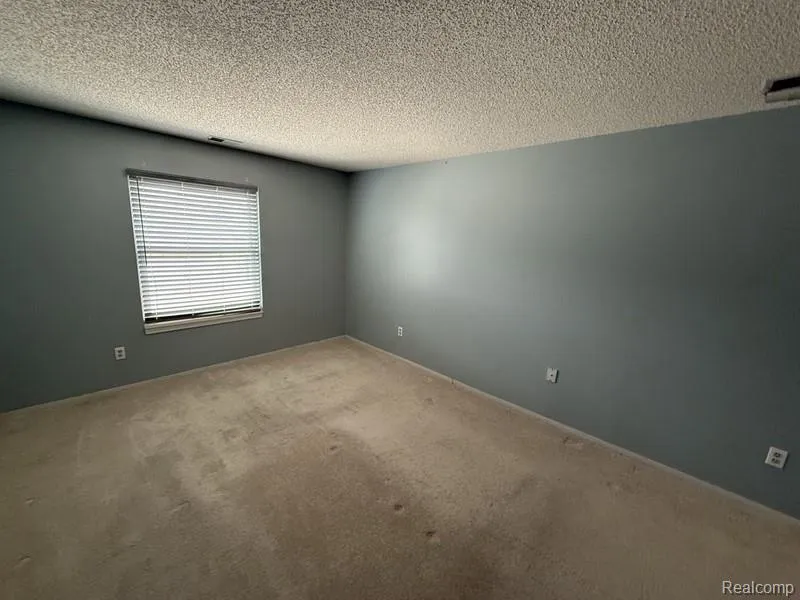 4962 OAK HILL DRIVE #75 Waterford Charter Township, MI 48329