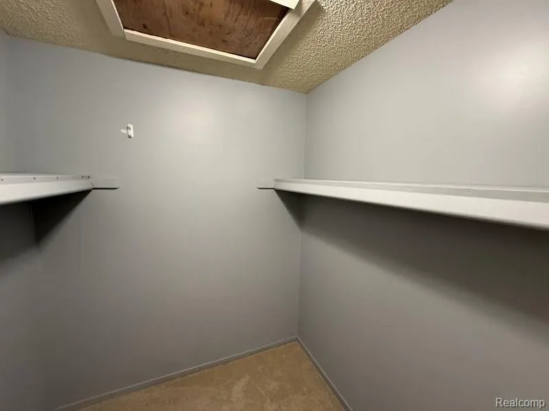 4962 OAK HILL DRIVE #75 Waterford Charter Township, MI 48329